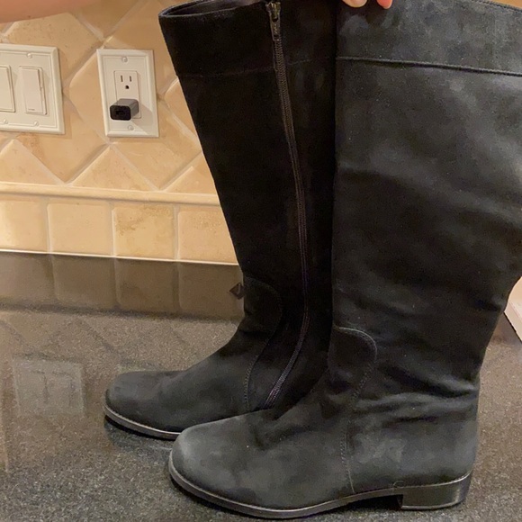 Cute and classic style Stuart Weizmann tall suede black boots size 10 . - Picture 1 of 7
